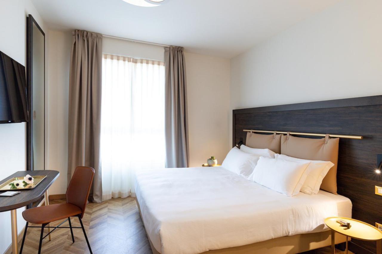 Jacuzzi Suite Home By Enjoy Garda Hotel Peschiera del Garda Dış mekan fotoğraf
